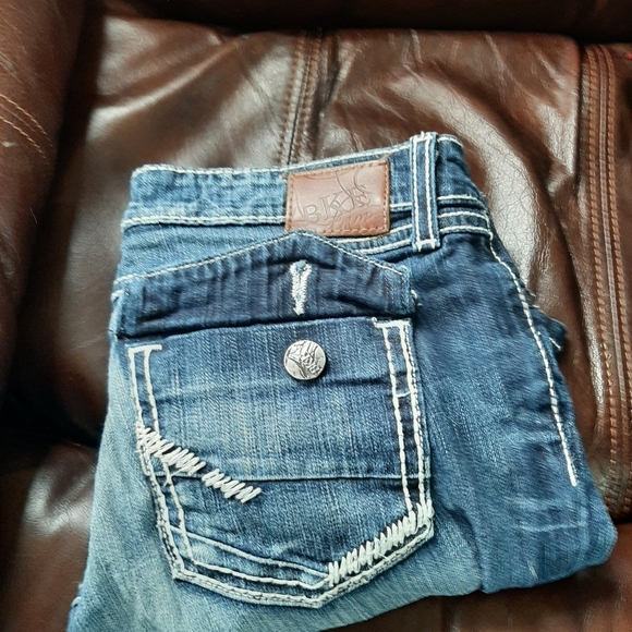 Name brand shirts and jeans - Picture 14 of 15